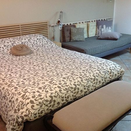 Home White Laives Dış mekan fotoğraf