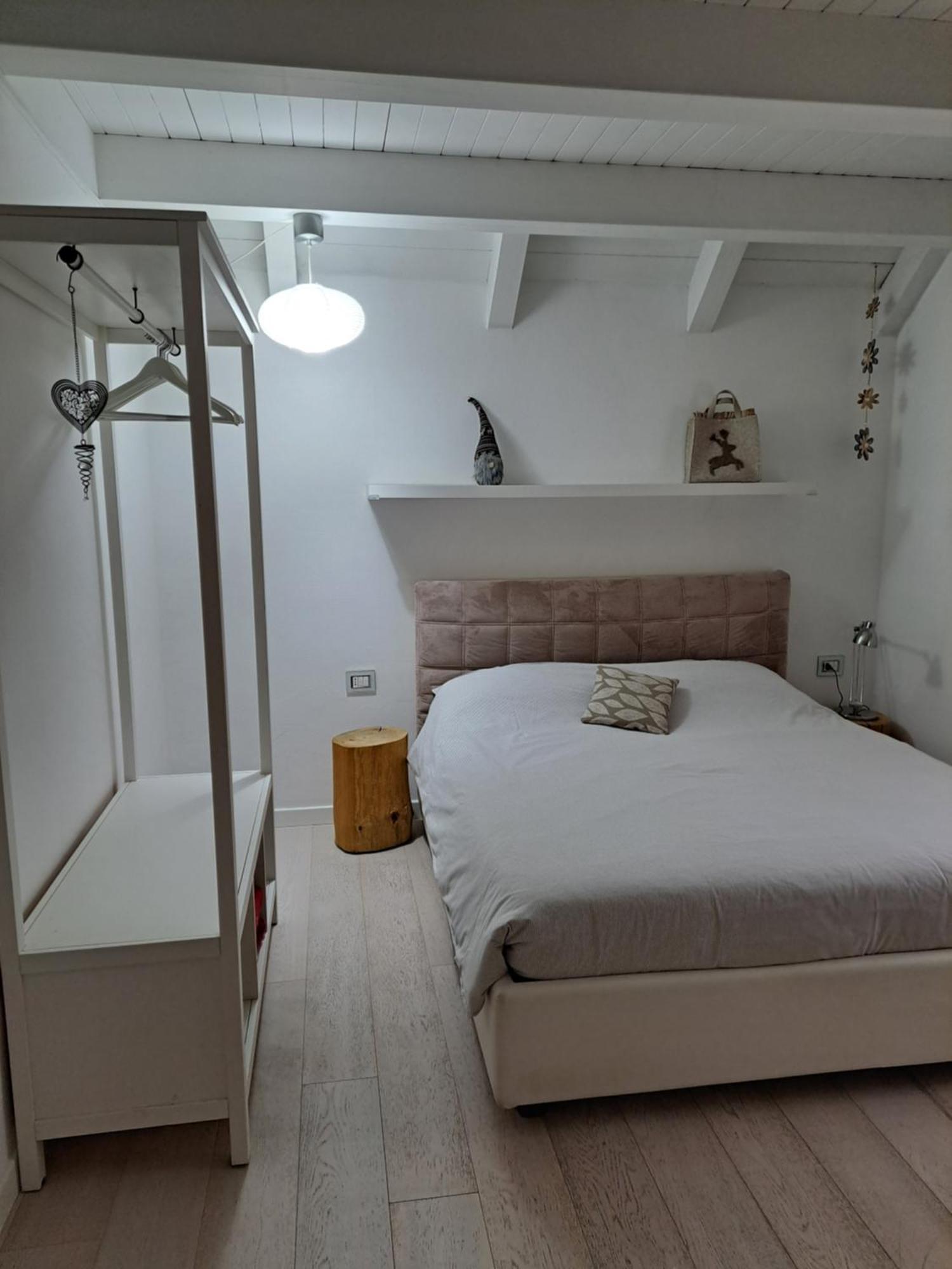 Home White Laives Dış mekan fotoğraf