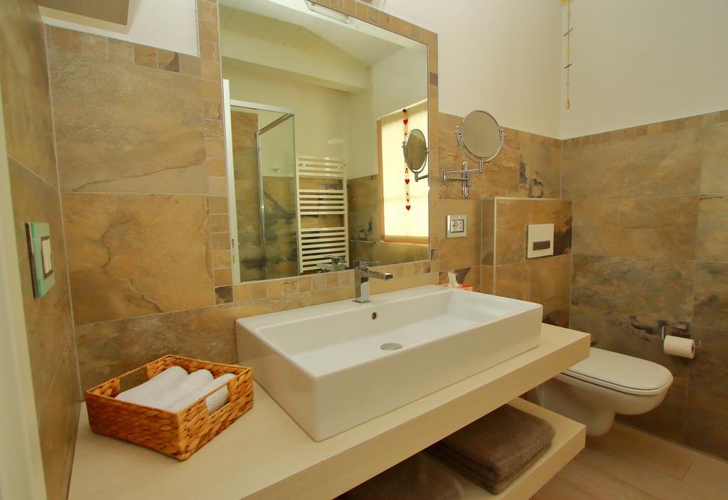Home White Laives Dış mekan fotoğraf