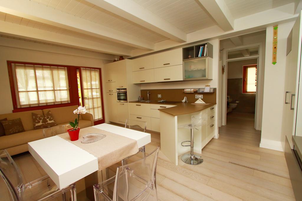 Home White Laives Dış mekan fotoğraf