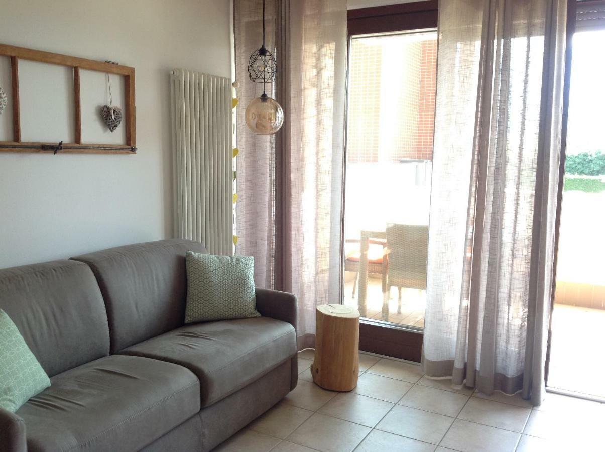 Home White Laives Dış mekan fotoğraf