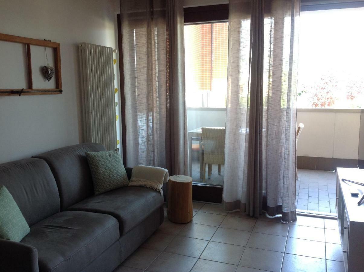 Home White Laives Dış mekan fotoğraf