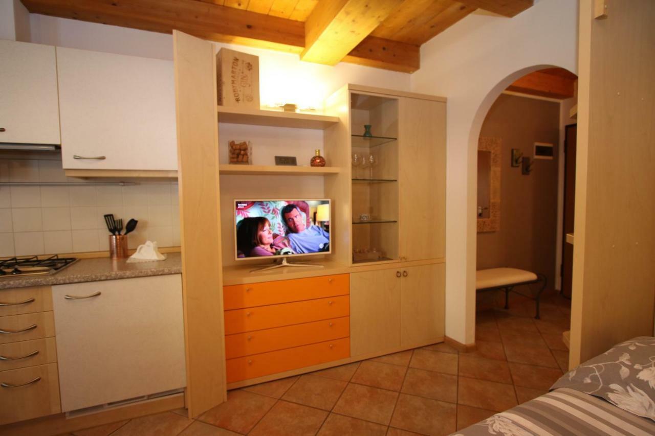 Home White Laives Dış mekan fotoğraf