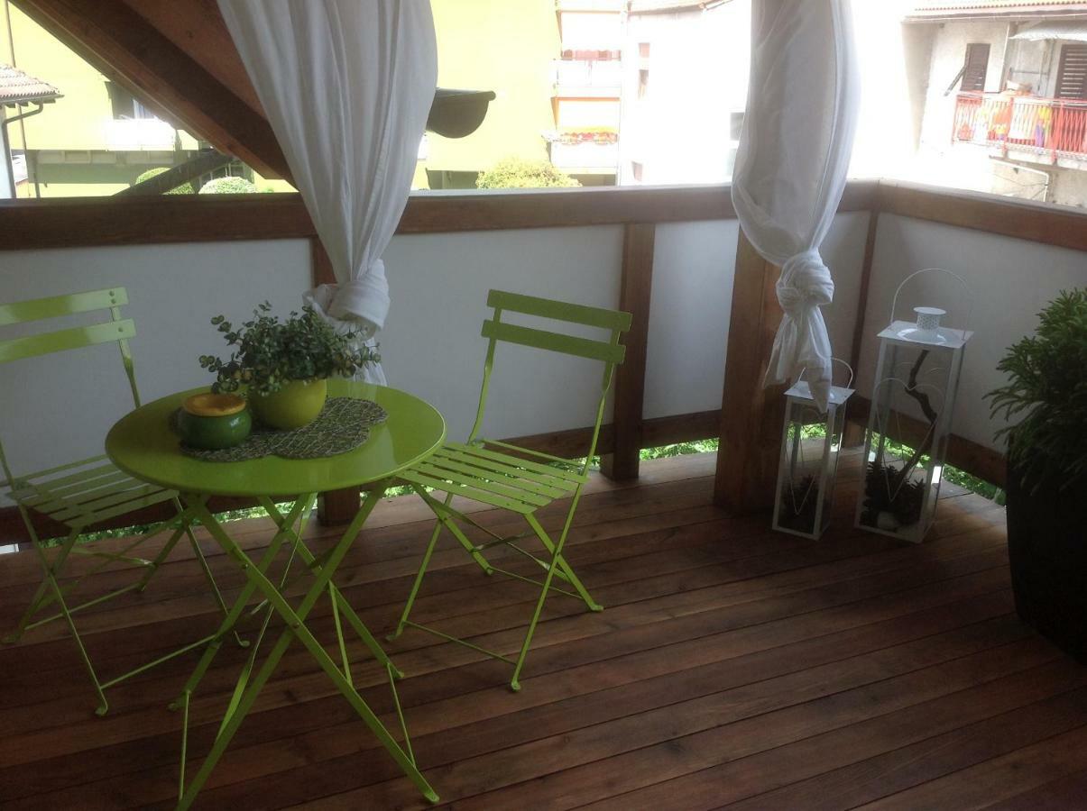 Home White Laives Dış mekan fotoğraf