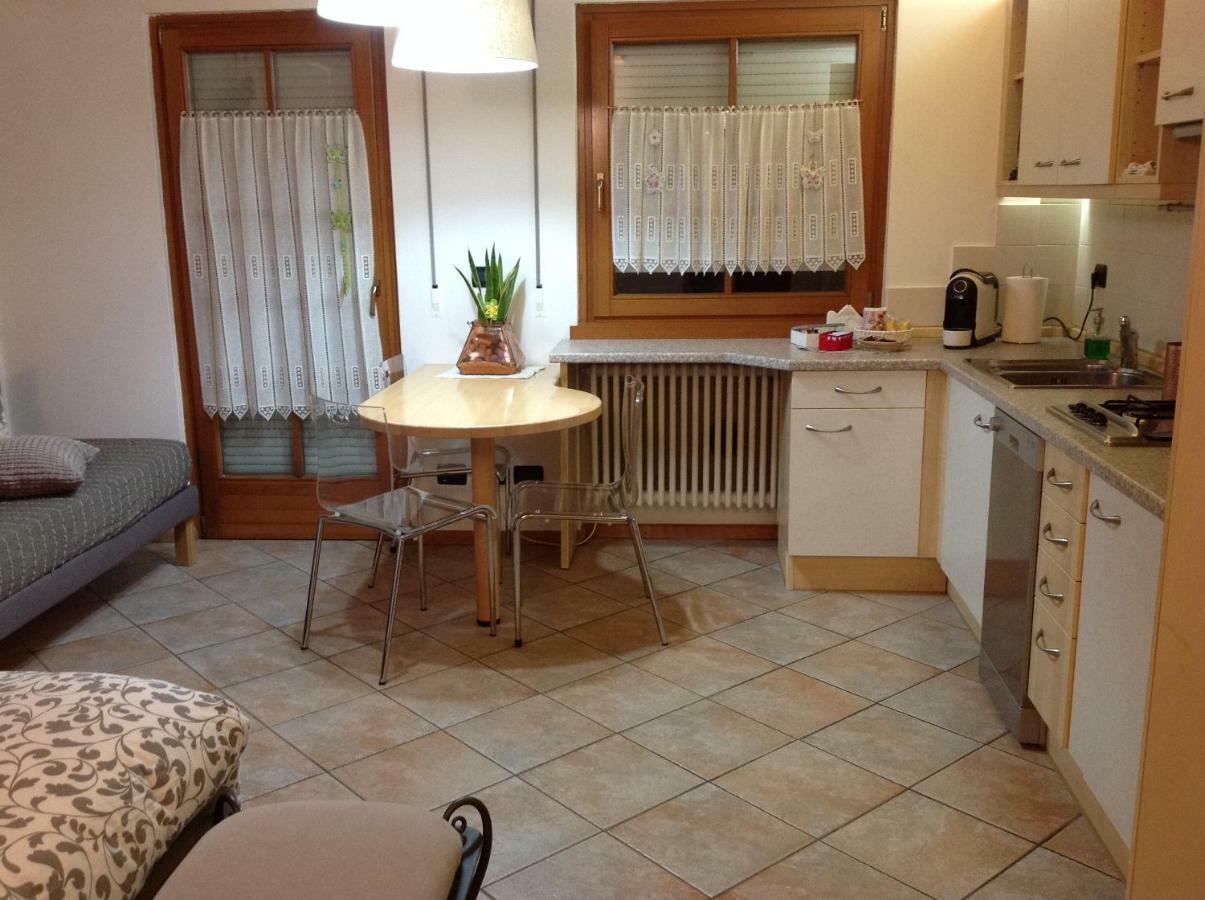 Home White Laives Dış mekan fotoğraf