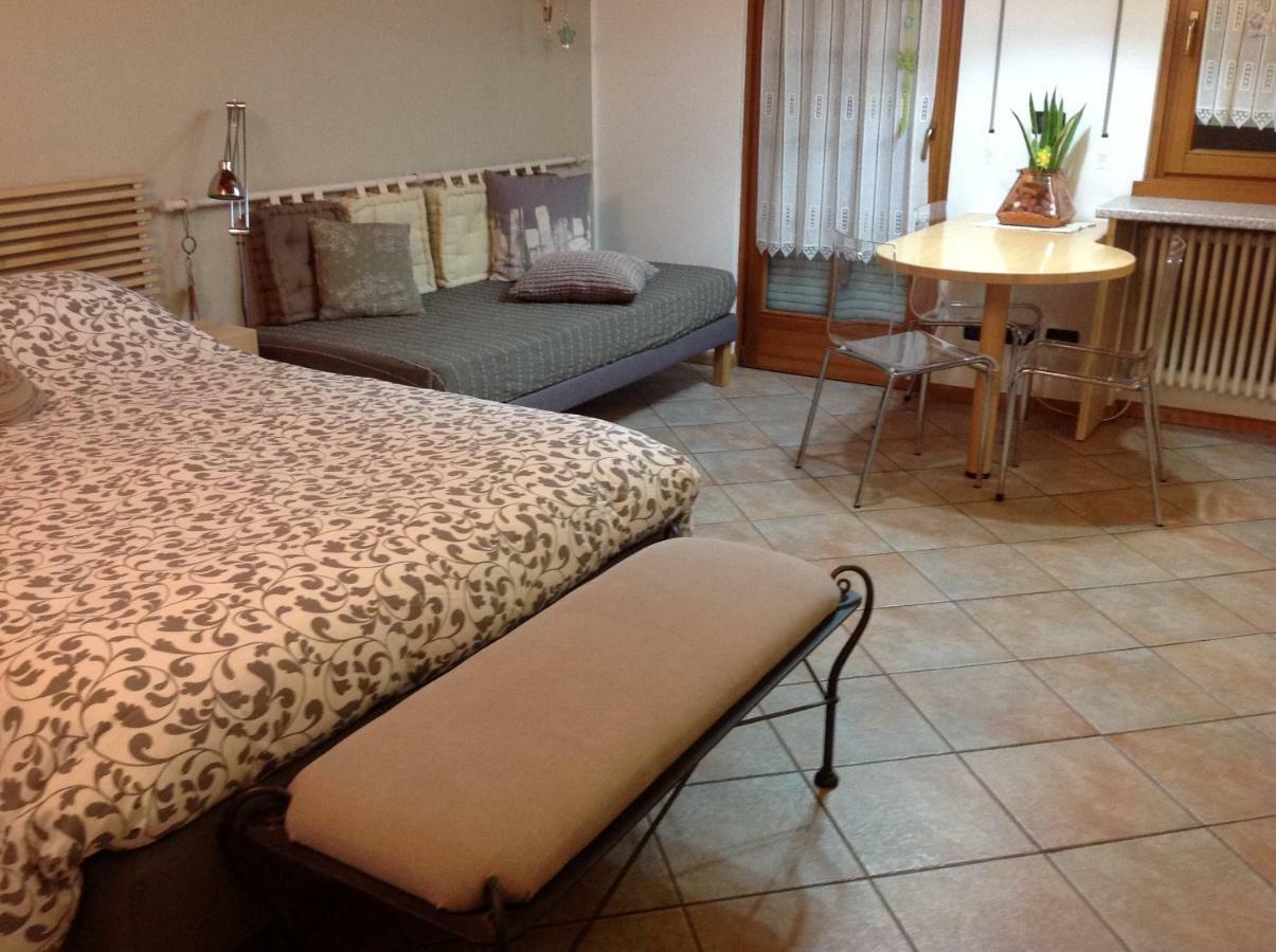 Home White Laives Dış mekan fotoğraf
