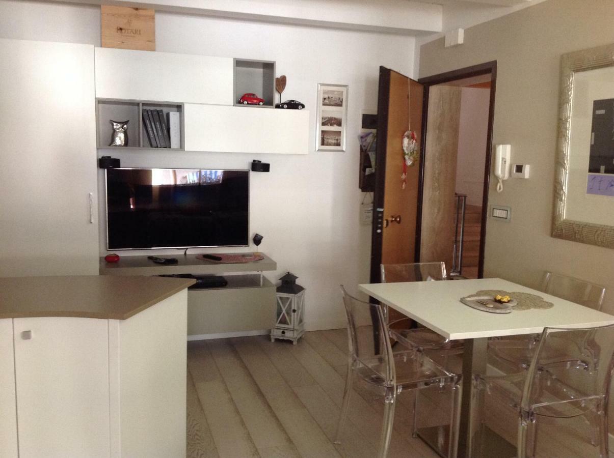Home White Laives Dış mekan fotoğraf